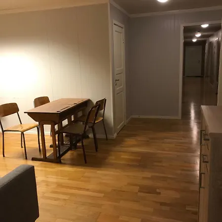 Lofoten Pensjonat Kapselhotel *